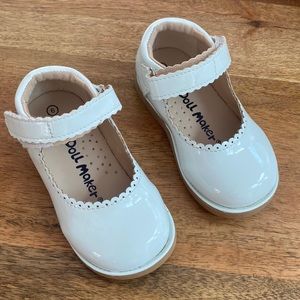 White Mary Jane shoes for toddler